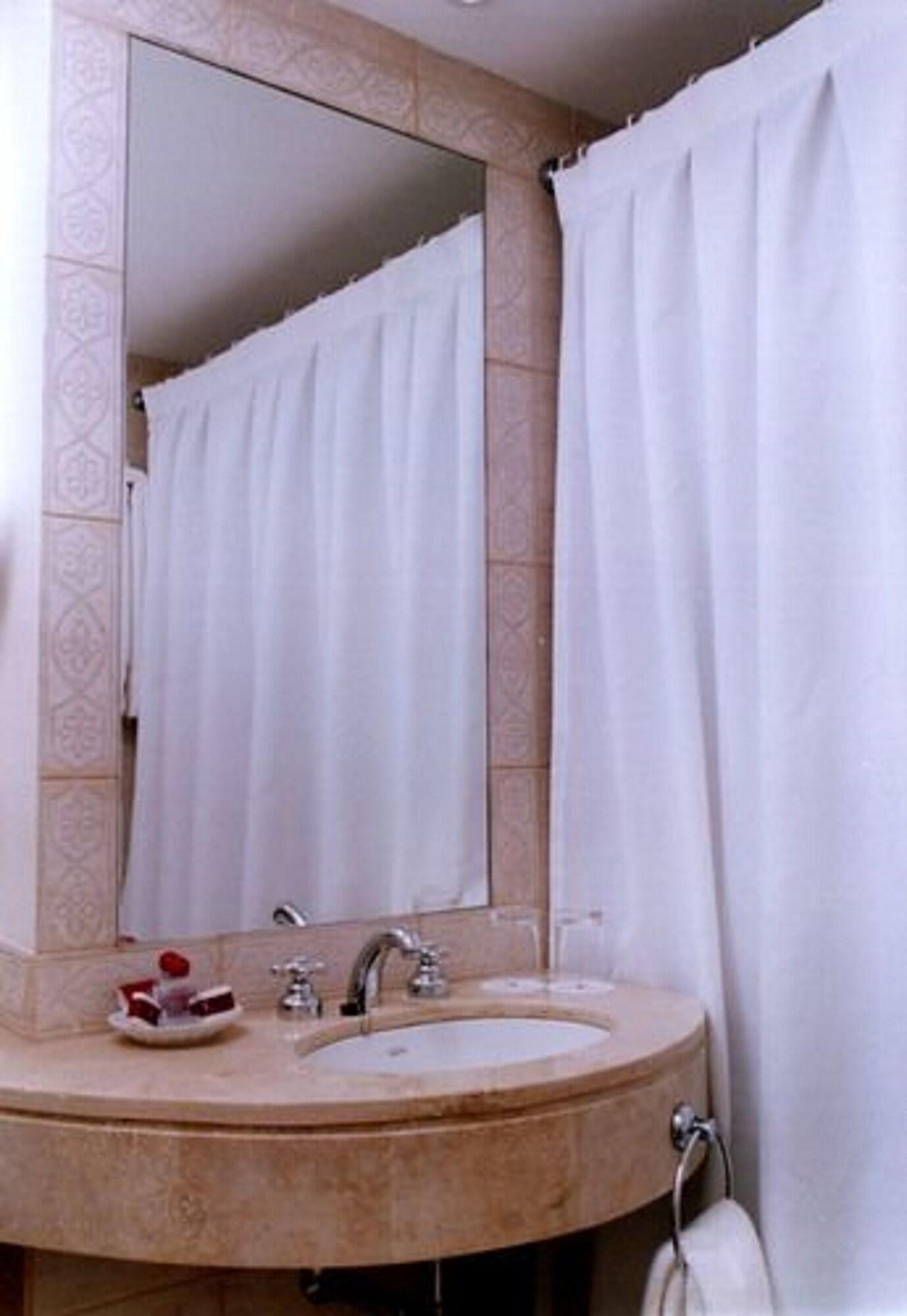 Provincial Plaza Hotel 살타 외부 사진