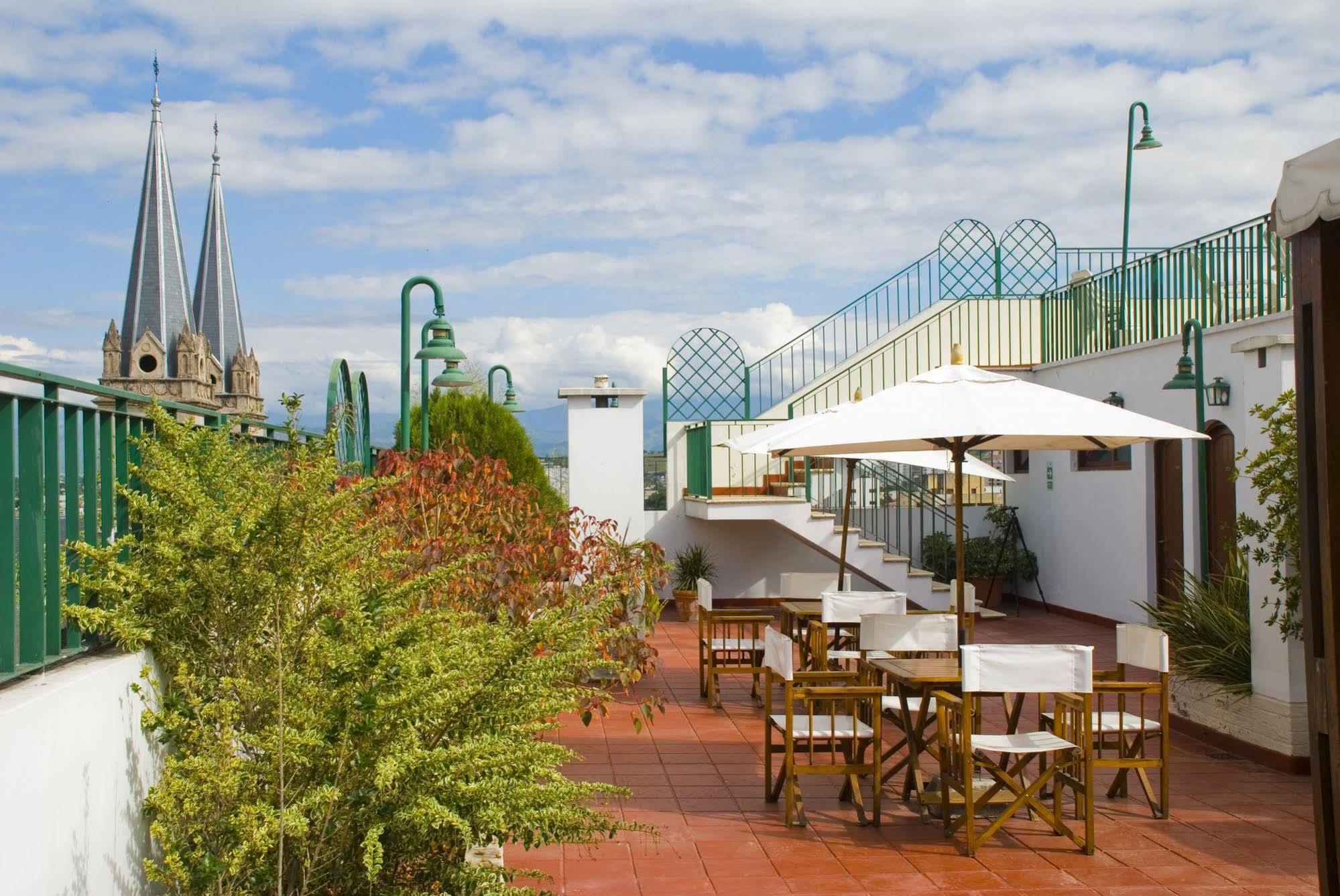 Provincial Plaza Hotel 살타 외부 사진